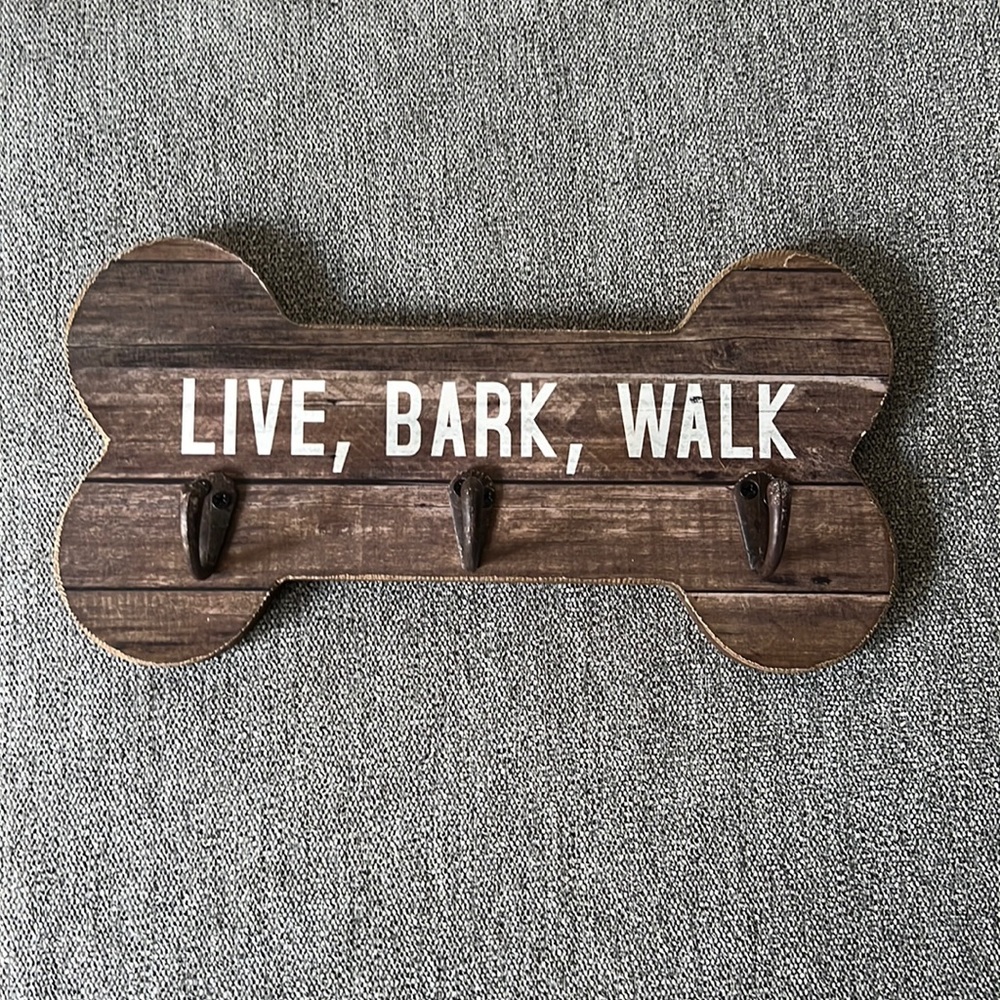 Pier 1 Dog Wall Hanger Decor